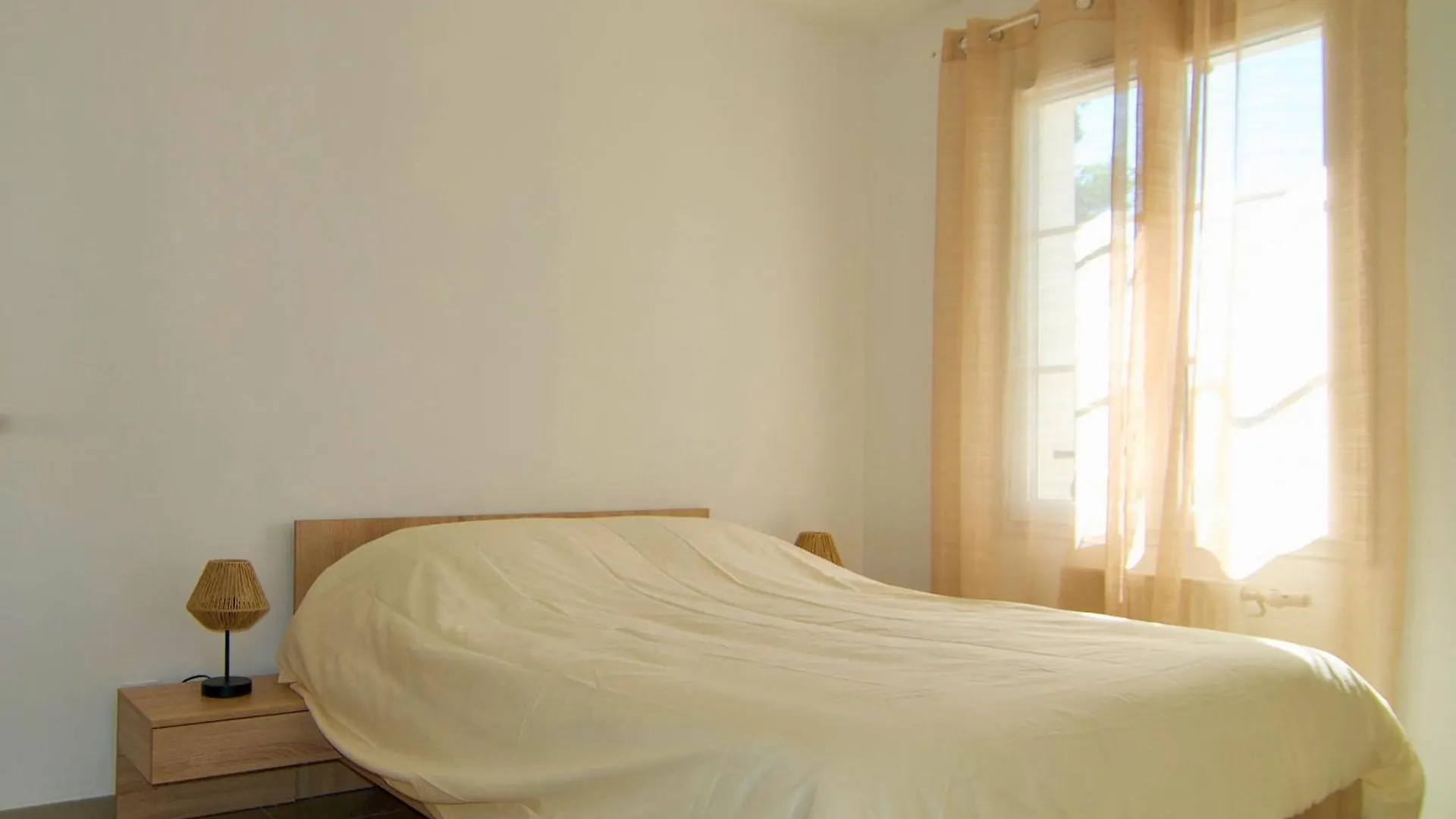 Charmante Maison De Ville Avec Jardin Montélimar Apartman