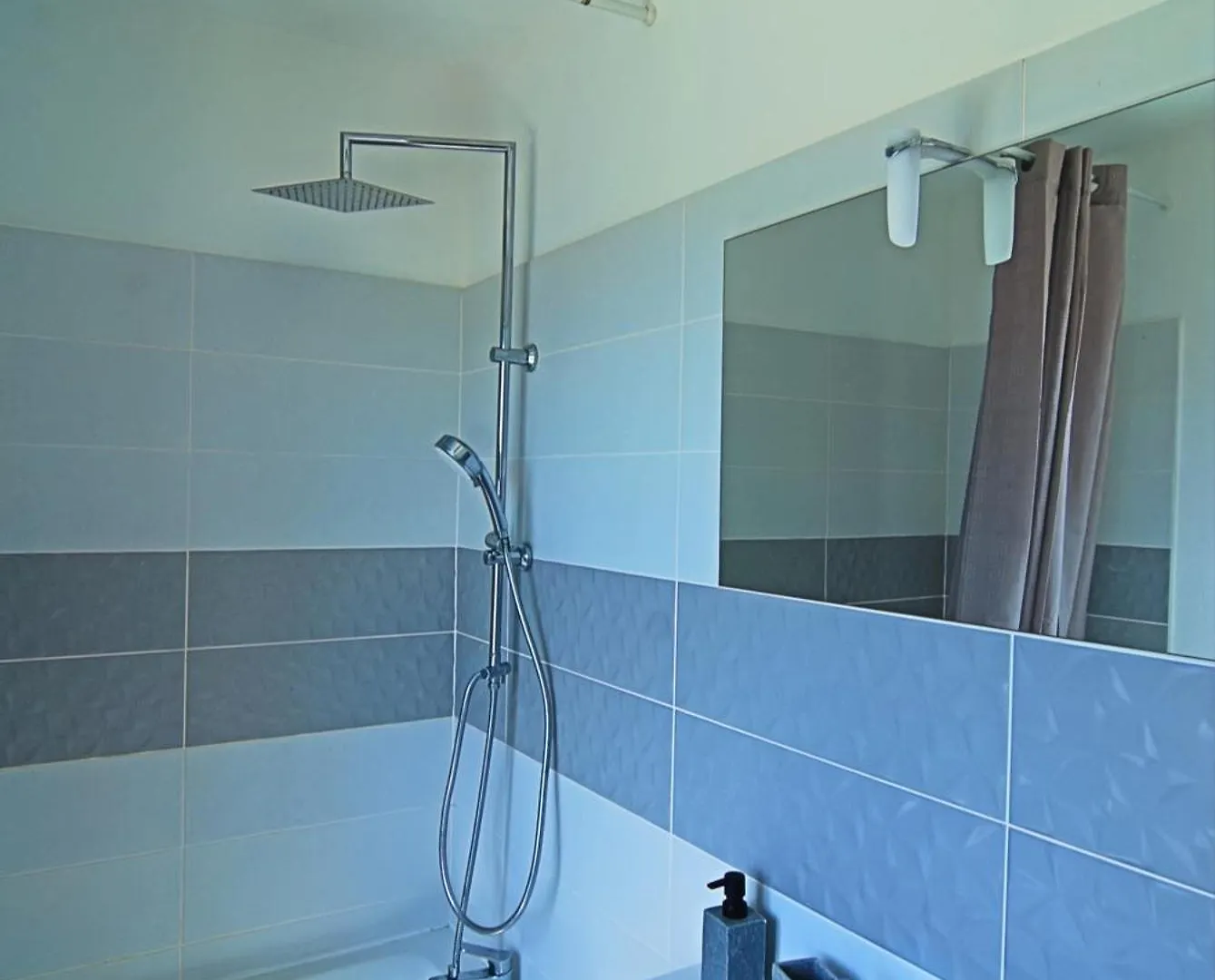 Apartman Charmante Maison De Ville Avec Jardin Montélimar